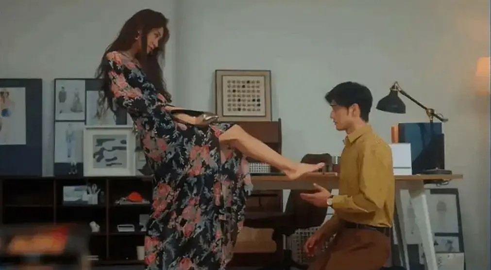 【西檬之家】字母圈新人入圈：如何正确理解BDSM中的女王角色